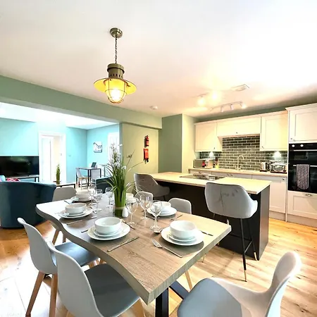 Renovated 2 Bedroom With 2 Bathrooms Apartman
