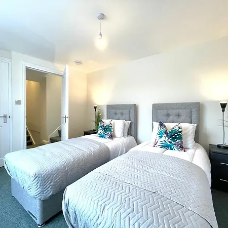 Apartman Renovated 2 Bedroom With 2 Bathrooms Bristol