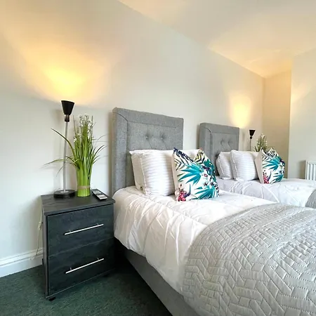 Apartman Renovated 2 Bedroom With 2 Bathrooms *